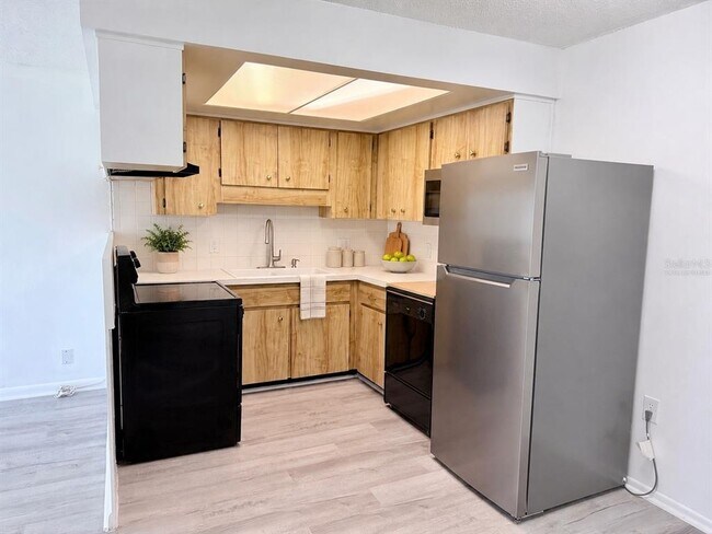Building Photo - 4313 Tahitian Gardens Cir