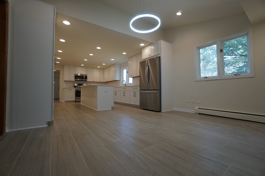 Building Photo - 28W383 Behrs Circle Dr S