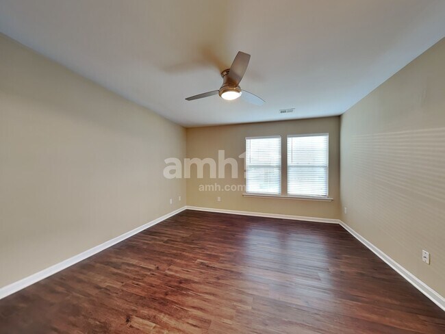 Building Photo - 5137 Brahman Dr