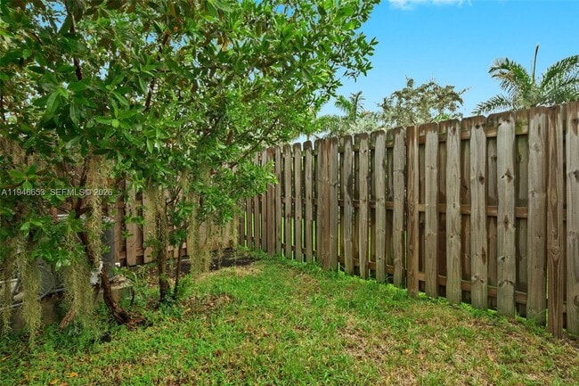 Building Photo - 20814 NE 5th Ct