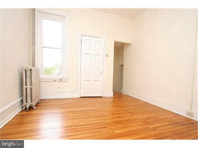 Building Photo - 2808 W Girard Ave