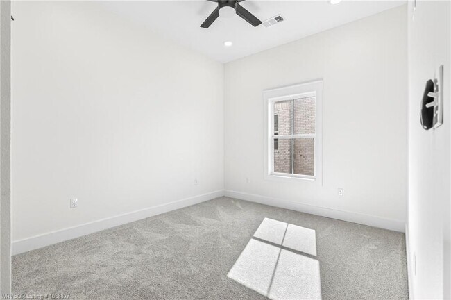 Building Photo - 6809 Fir St