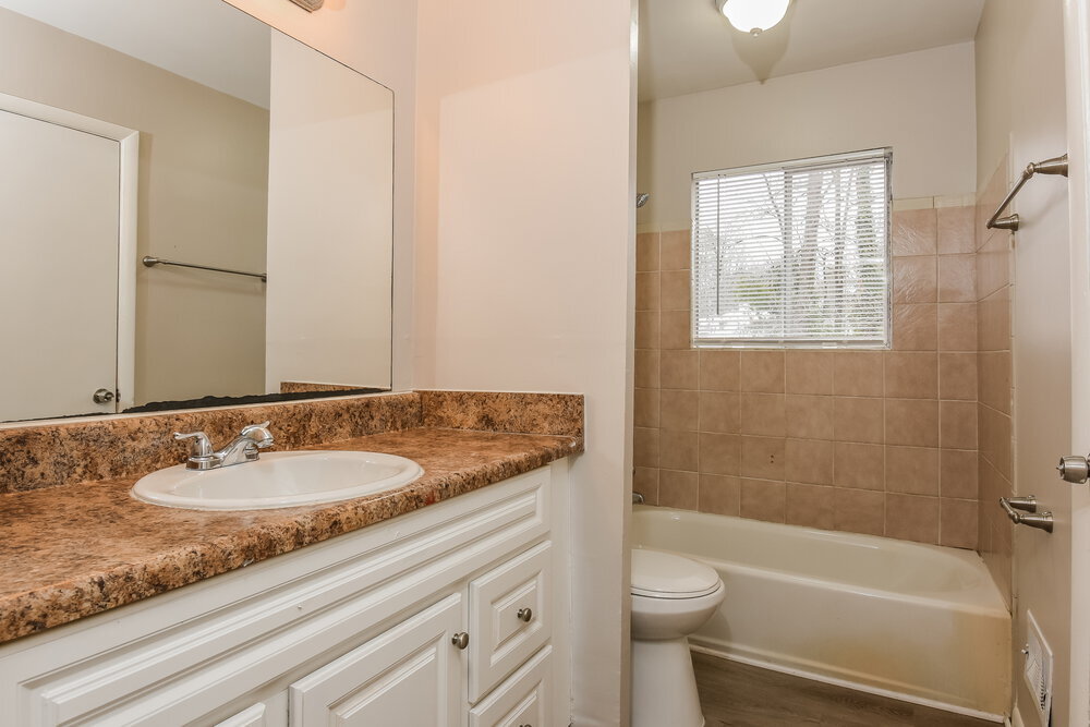 Building Photo - 448 King Arthur Ct