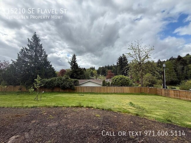 Building Photo - 15210 SE Flavel St