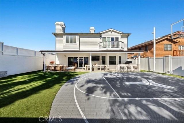 Building Photo - 1740 1st St