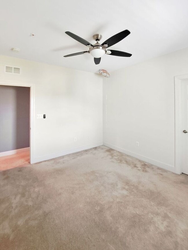 Building Photo - Amazing 3 Level Corner Lot Home in Waldorf...