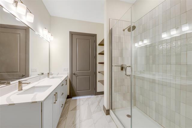 Building Photo - 2700 Old Denton Rd