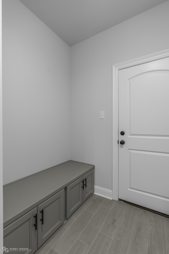 Building Photo - 212 Paisley Ln