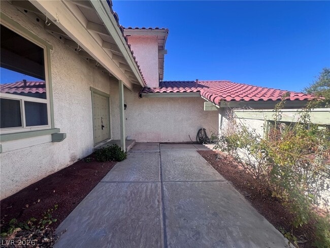 Building Photo - 3850 S Spitze Dr