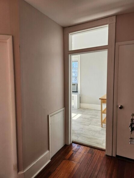 Building Photo - 163 Sumac St