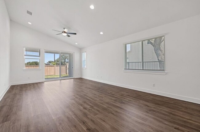 Building Photo - 3813 Mesquite Vly Rd