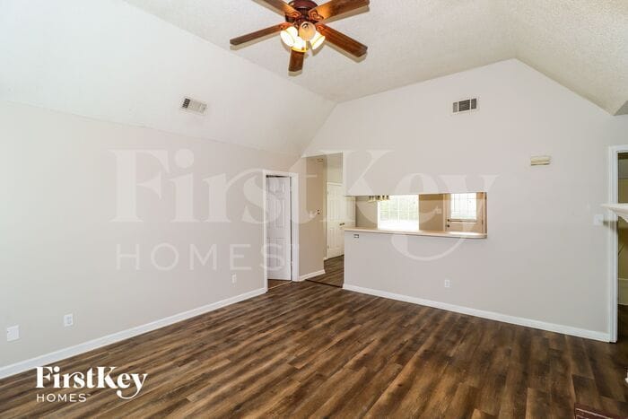 Building Photo - 7540 Spinola Ln