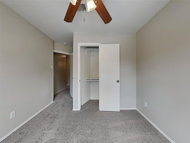 Building Photo - 15810 Murrelet Ct