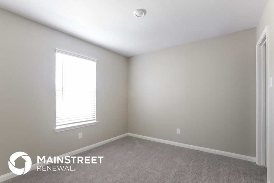 Building Photo - 25221 Dickens Dr