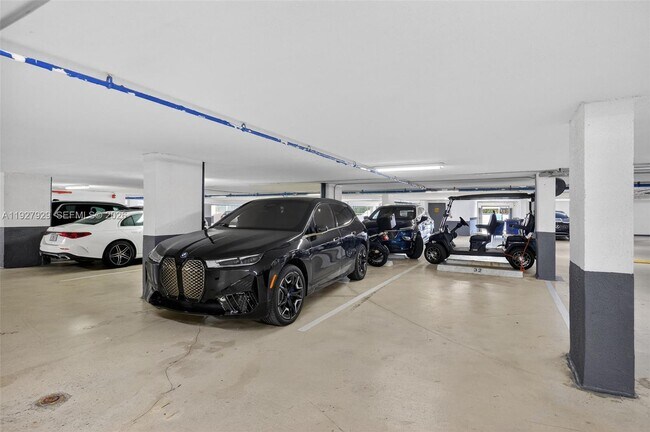 Building Photo - 600 Grapetree Dr