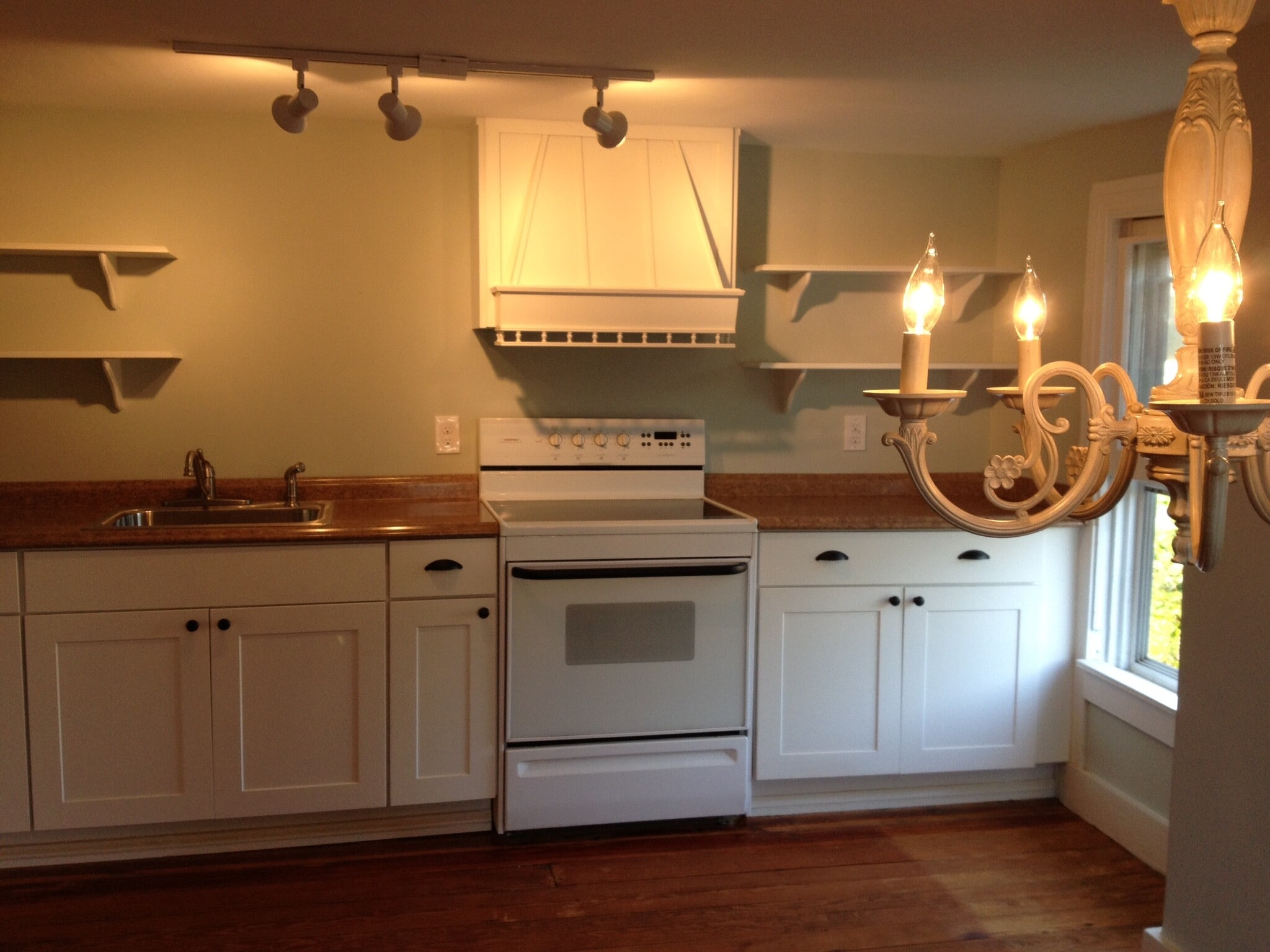 Building Photo - 105 N Main St