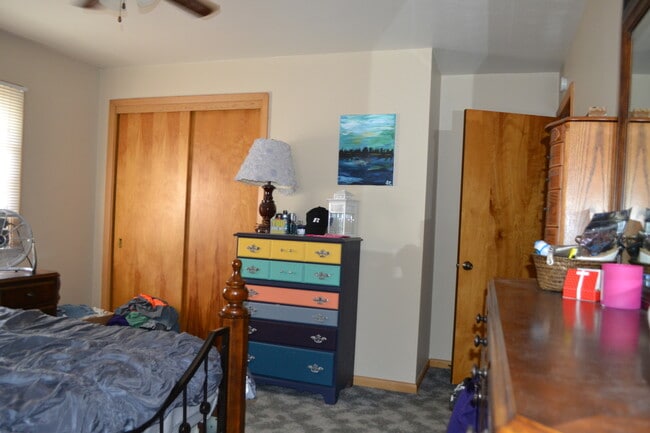 Building Photo - Nice 3-4 Br, 2 Bath Ranch style home, fenced in yard, garage, patio, full basement