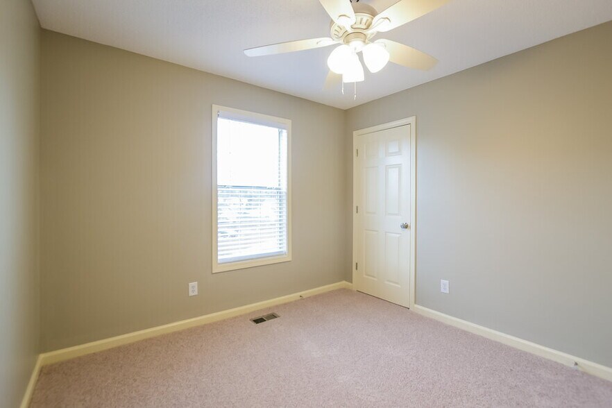 Building Photo - 414 Ivy Crest Dr