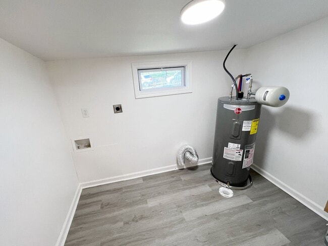 Building Photo - SEE IT NOW: Beautiful home in KCK!