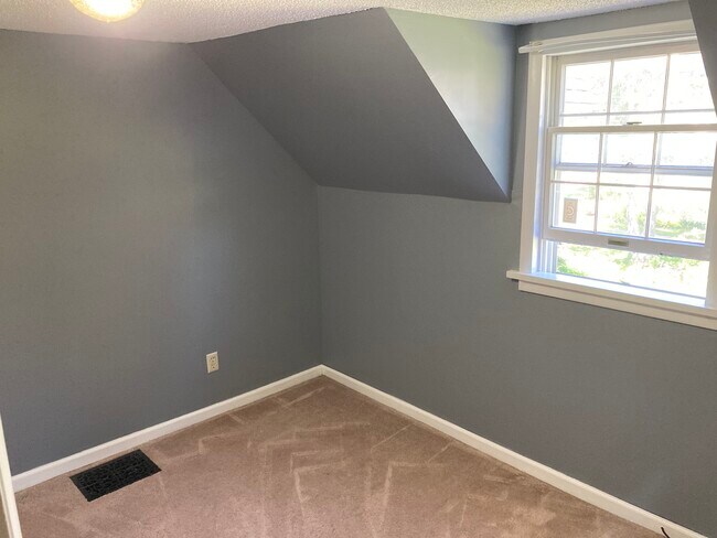 Building Photo - 221 S James St