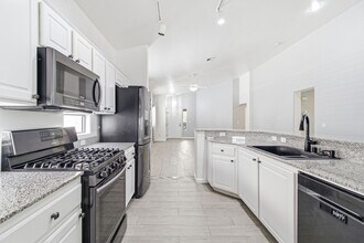 Building Photo - 8111 Desert Cloud Ave