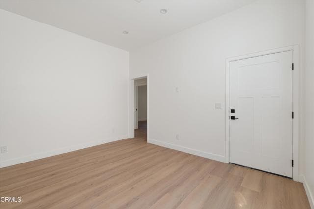 Building Photo - 10558 Encino Ave