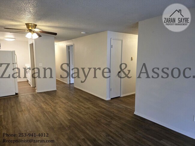 Building Photo - 501-C Garden Level Three Bedroom