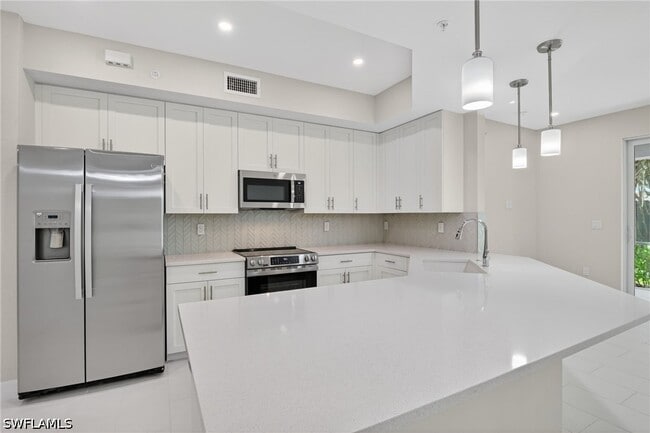 Building Photo - 286 Indies Dr E