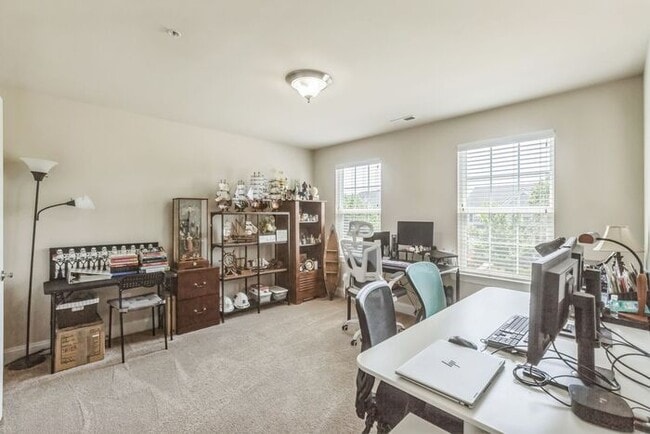 Building Photo - 46820 Shelton Dr