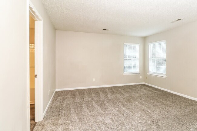 Building Photo - 12144 Stewarts Crossing Dr