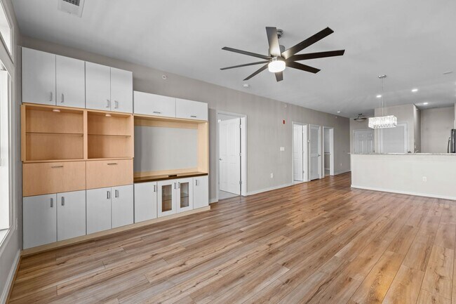 Building Photo - For Rent in Norfolk!