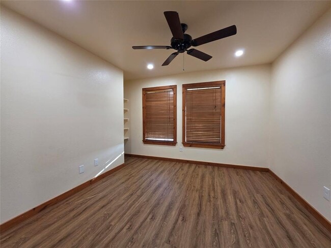 Building Photo - 9506 Schmidt Ln