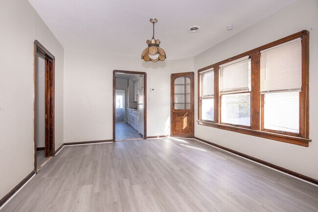 Building Photo - 4120 Trowbridge Ave