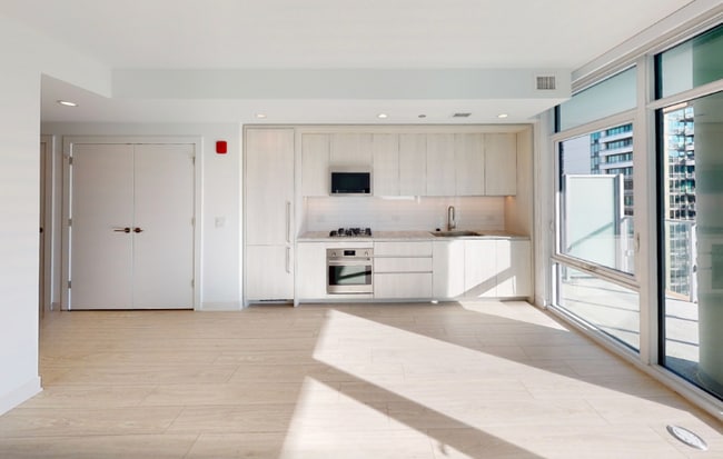 Building Photo - 362 N Halsted St