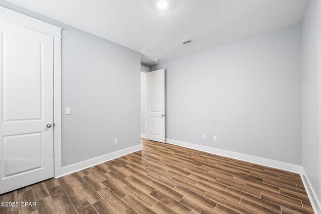 Building Photo - 1301 Savory Ct