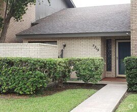 Building Photo - 5319 Palm Valley Dr N