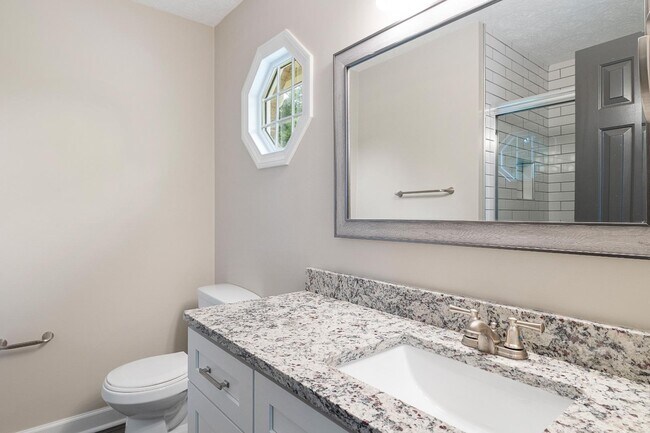 Building Photo - 4071 Hidden Hollow Dr
