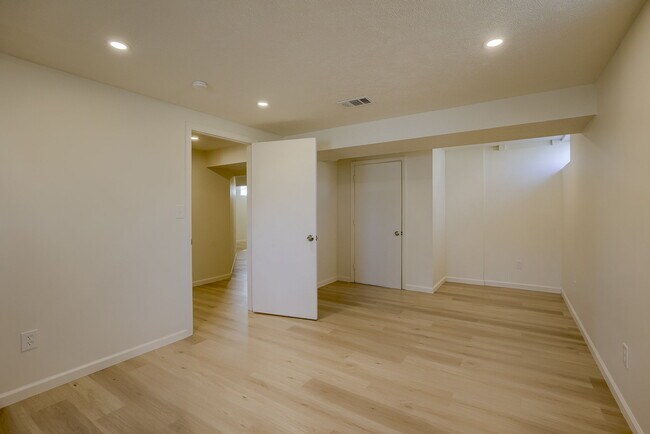 Building Photo - 4623 N 55th St