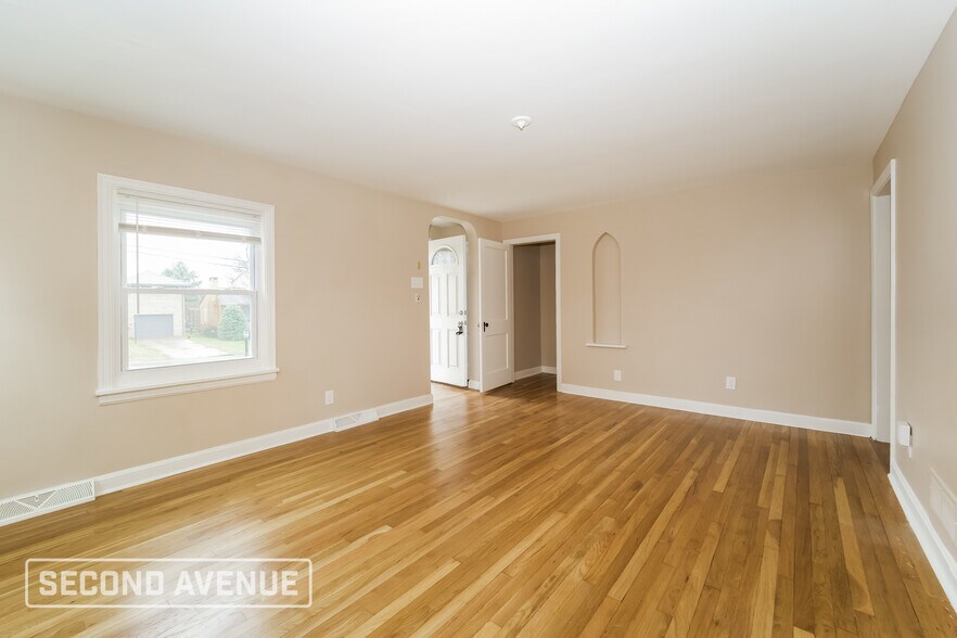 Building Photo - 1413 James St