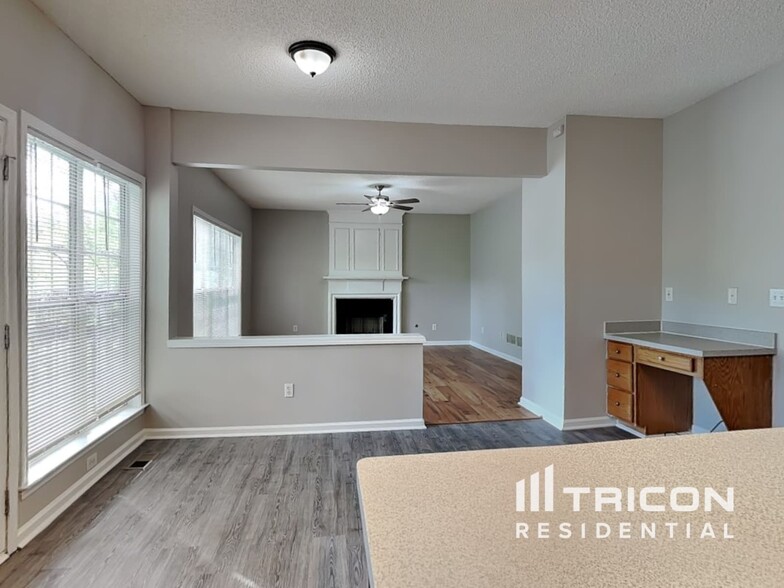 Building Photo - 2335 Black Rock Dr