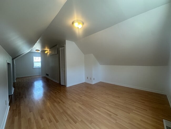 Building Photo - 5401 S 32nd Ave
