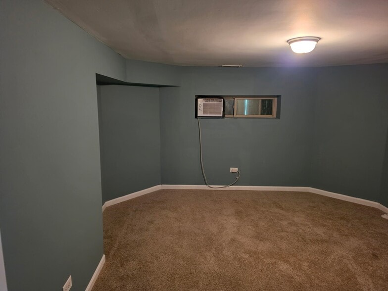 Building Photo - 1408 W 94th St