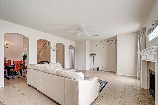 Building Photo - 15131 Live Oak Bend Way