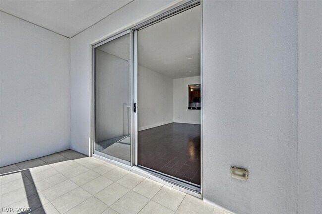 Building Photo - 200 W Sahara Ave