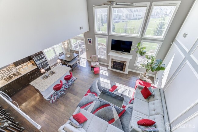 Building Photo - 6 Michelangelo Dr