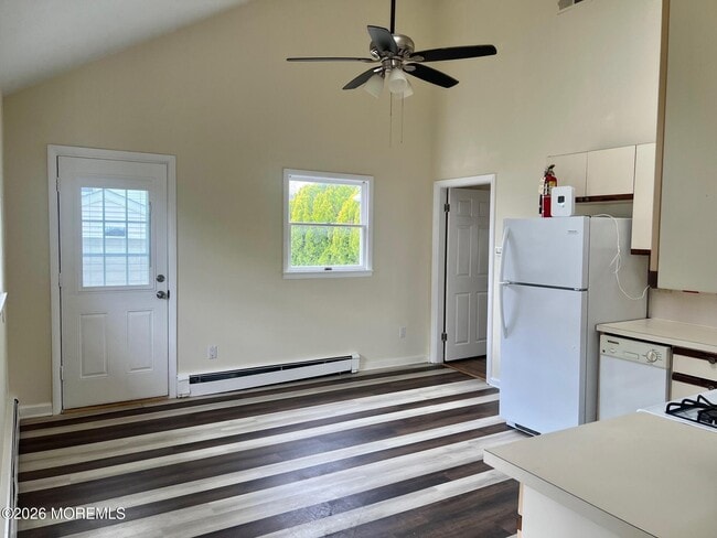 Building Photo - 246 7th Ave