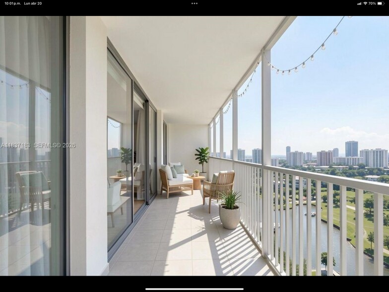 Building Photo - 20379 W Country Club Dr