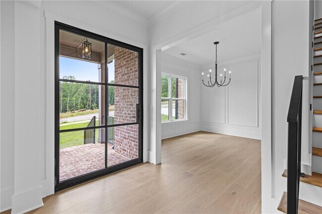 Building Photo - 6120 Hutchins Dr