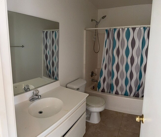 Building Photo - Spacious 4 bedroom / 3 Bathroom Jurupa Val...