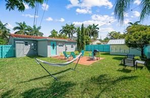 Building Photo - Northeast 4th Court, Hallandale Beach, FL 33009 - 3 BR 2 BA single-family home